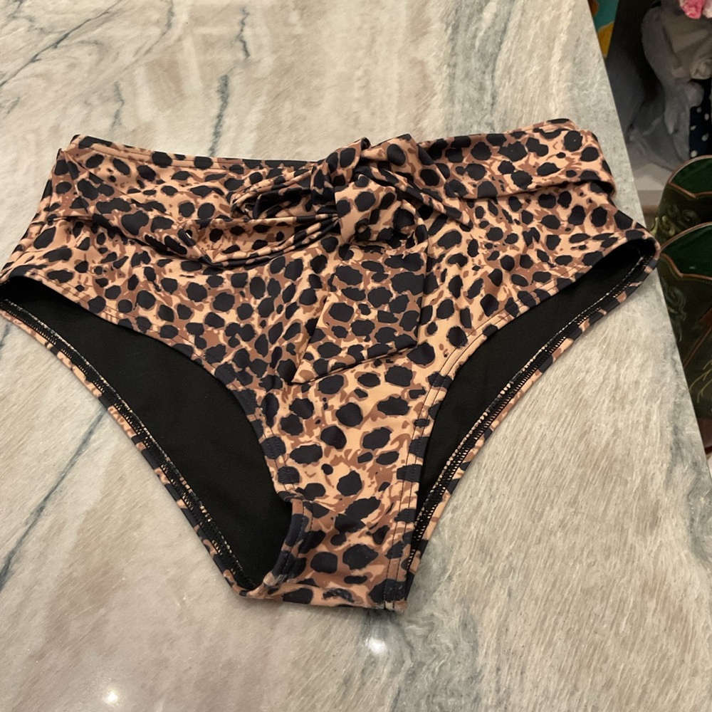 Pink Lily leopard high waist swim bottoms M